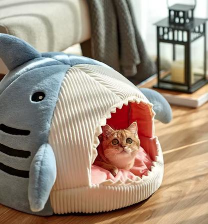 Wholesale Comfortable Luxury Enclosed Blue Shark Shaped Plush Pet Large Bed Washable Dog Cat Cushion